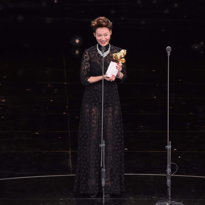 第54屆金馬獎最佳女主角獎，由《血觀音》的惠英紅首度摘下。   圖：翻攝自金馬影展TGHFF臉書