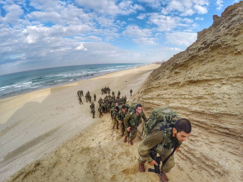以色列士兵枕戈待旦，時時在邊境進行軍事演練，與郼近諸國關係緊張。   圖：翻攝以色列國民軍臉書