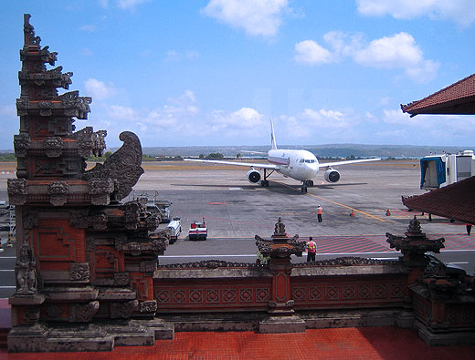 峇里島機場（Ngurah Rai International Airport）目前因阿貢火山噴發全數暫停起降。
   圖：翻攝自Ngurah Rai International Airport