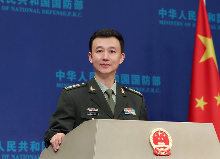 由於今天記者提問中多次問到島鏈問題，吳謙還特別意有所指地表示，「我在這裡要強調一下，沒有什麼鎖鏈能夠鎖住中國。」   圖：翻攝自中國國防部網站