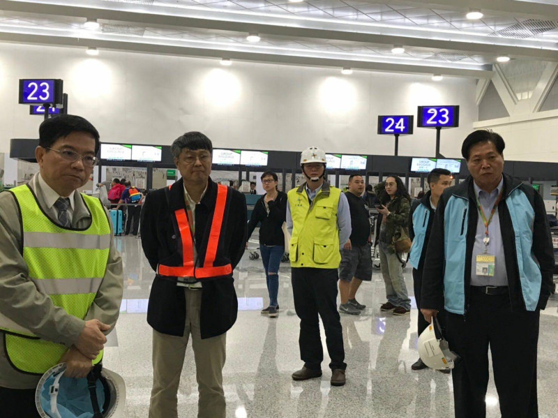 王國長視察第二航廈擴建工程9月27日開放區域。 圖:交通部/提供