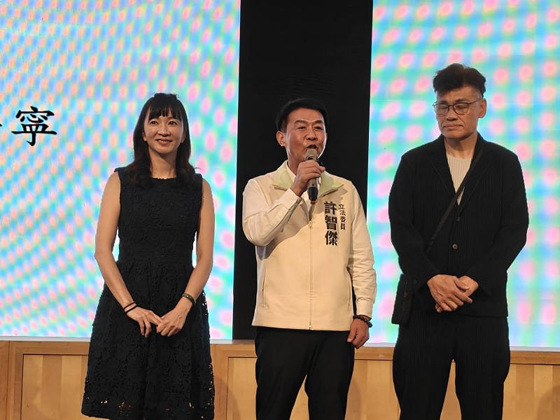 高雄市保全公會女力當家 陳苑娜接任理事長獲韓國瑜錄影祝福