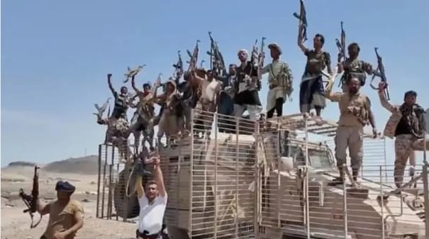 謝步智觀點》胡塞「拖鞋軍」為何能大敗政府軍? 葉門代理人戰爭的荒謬鬧劇