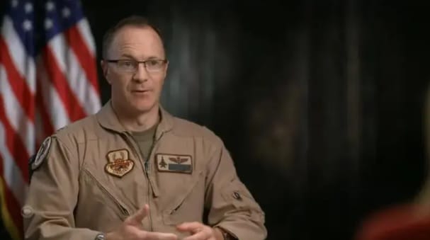 獲救的武器系統官 Bravo 近期接受專訪，講述自己在伊朗境內的一系列經歷。&nbsp;&nbsp;&nbsp;圖：翻攝自 紅星新聞