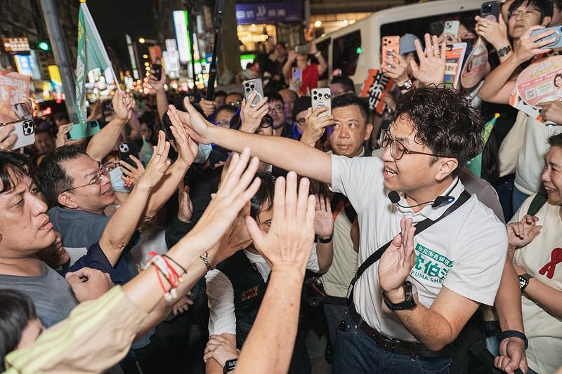 「洋流到港 隆捲風來襲!」 賴瑞隆、沈伯洋9/19亞灣合體雙城交流