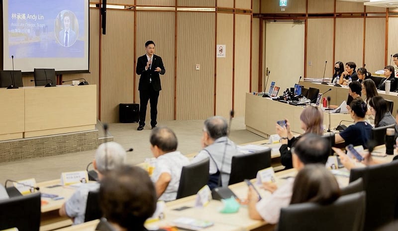 .Agoda台灣供應團隊副總經理林承漢分享OTA住宿市場趨勢。&nbsp;&nbsp;&nbsp;圖：高雄市觀光局／提供