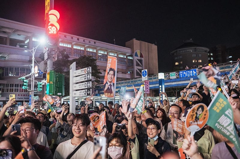北市長民調蔣萬安僅贏1.2個百分點！ 他預告：今晚看沈伯洋掃街見證「勝選氛圍」