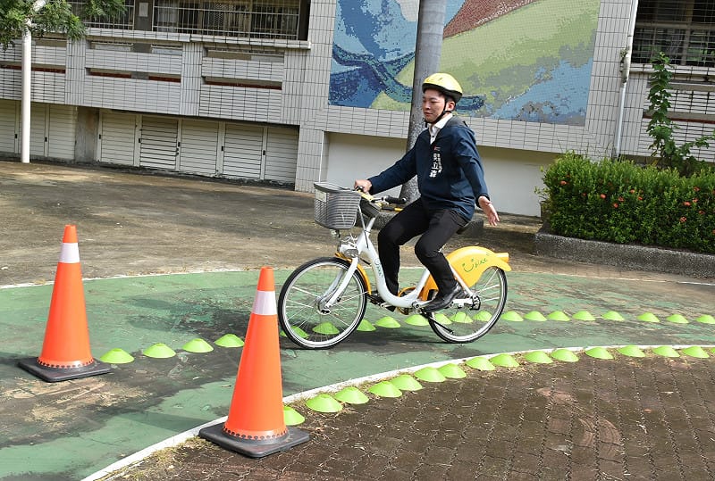 吳立森彎道狹路轉彎動作標準。&nbsp;&nbsp;&nbsp;圖：孫家銘／拍攝