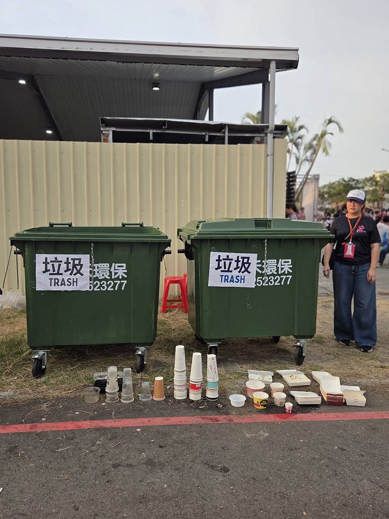 鍘美辦桌踴入數千人，從垃圾自動處理可看出我國民眾素養極高。展現高度自律，但現場動線及音響問題仍有改善空間。&nbsp;&nbsp;&nbsp;圖：張春賢/攝影