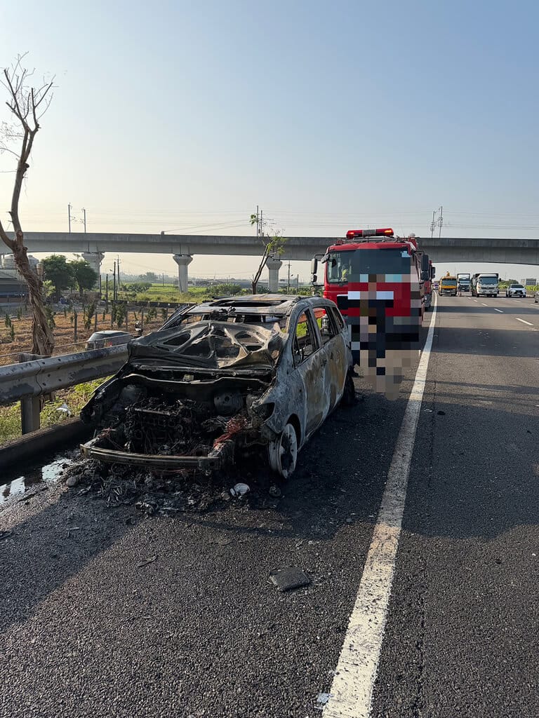 國1彰化北斗段火燒車駕駛不知去向 警通知車主說明