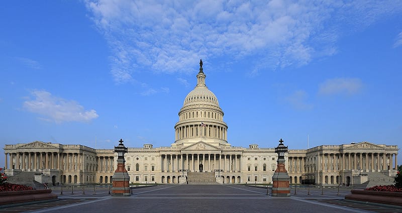 美專家：民主黨拿下眾議院已成定局，重奪參議院非常現實