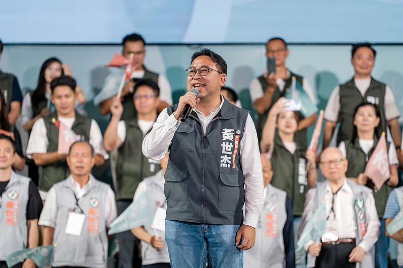 民進黨桃園市長候選人黃世杰今（3）日晚間在中壢舉行南桃園競選總部成立大會。&nbsp;&nbsp;&nbsp;圖:民進黨提供