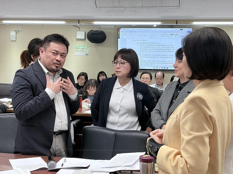 衛環今協商勞動部520大禮包 最終幾乎全卡關