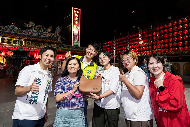 在地立法委員張宏陸，新北市議員黃淑君、山田摩衣，新北市議員候選人李昆穎、陳俊諺，新北市議員戴瑋姍服務團隊共同陪同蘇巧慧掃街。&nbsp;&nbsp;&nbsp;圖：蘇巧慧競總提供