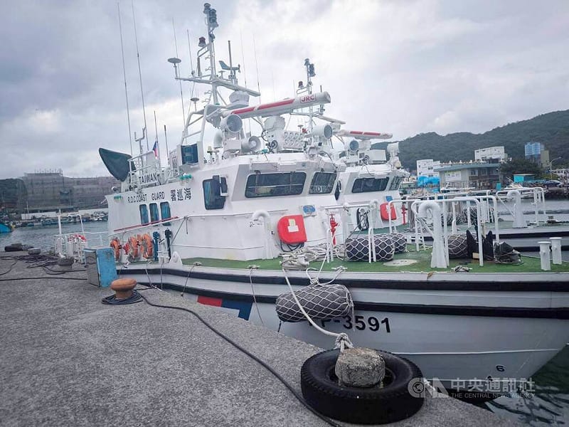 新北貢寮外海漁船翻覆 3人獲救1人失蹤
