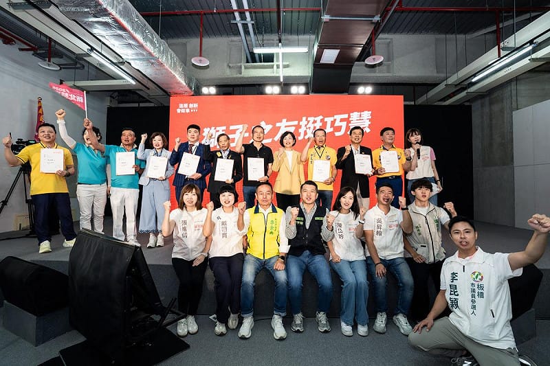 蘇巧慧表示，擔任立委11年來，她經常參與新北各地獅子會活動，不論是總監就職、會長交接，或是社區捐血、公益健行與淨灘等活動，都能看到獅友們熱心服務的身影。&nbsp;&nbsp;&nbsp;圖：蘇巧慧競總提供