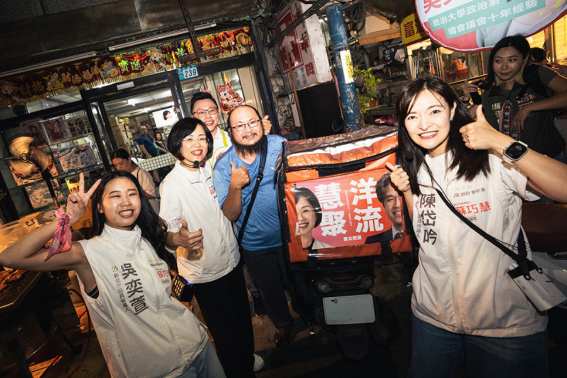 蘇巧慧感謝大家的支持與鼓勵，展現選戰倒數階段持續升溫的高人氣。&nbsp;&nbsp;&nbsp;圖：蘇巧慧競總提供