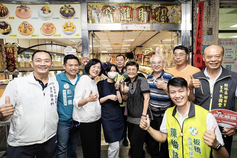 蘇巧慧強調，距離投票日剩下不到40天，她會帶著新北隊36位議員候選人全力衝刺，希望在11月28日贏得勝利，一起推動新北大步迎向新時代。&nbsp;&nbsp;&nbsp;圖：蘇巧慧競總提供