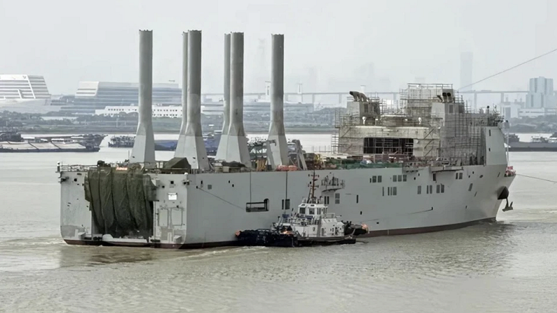 最新曝光的廣州艦艇，外型與上海同型艦相似。 圖：翻攝自 騰訊網/零度Military 