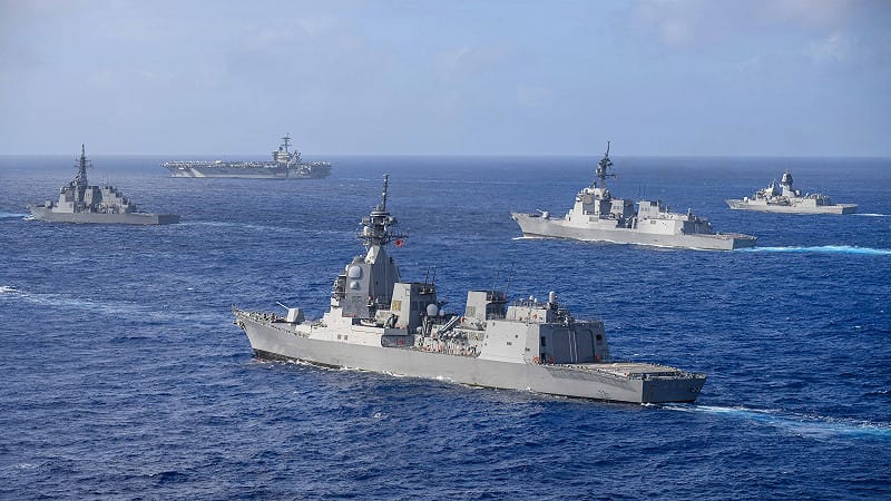 美日「利劍27」多邊演習，日本護衛艦緊跟「羅斯福號」。&nbsp;&nbsp;&nbsp;圖：翻攝「X」@US7thFleet
