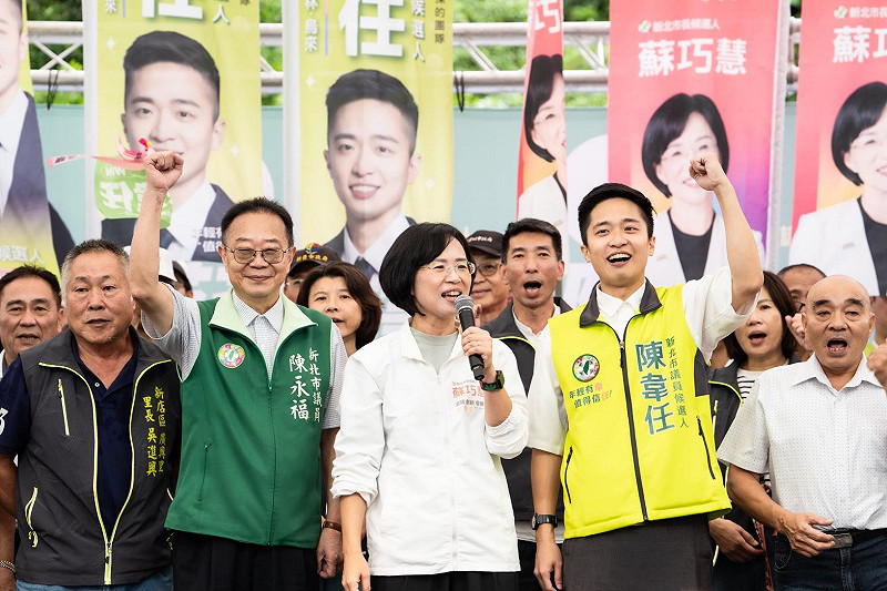 蘇巧慧說,陳韋任曾在她的辦公室服務,學習力強、服務親切,也一路跟隨陳永福議員為地方打拚,處處可見他的努力。 圖:蘇巧慧競總提供 蘇巧慧說,陳韋任曾在她的辦公室服務,學習力強、服務親切,也一路跟隨陳永福議員為地方打拚,處處可見他的努力。 圖:蘇巧慧競總提供