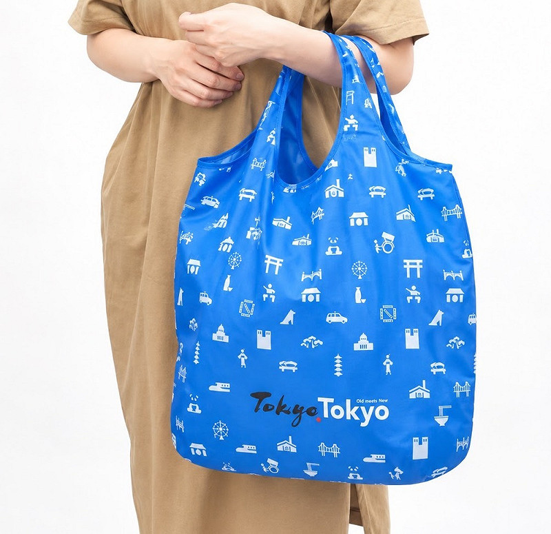 特製的TOKYO TOKYO購物收納袋，兼具東京元素與實用性，想到東京快樂購物行，為日常生活更添動力！來場填寫2分鐘問卷即可獲得，送完為止。&nbsp;&nbsp;&nbsp;圖：公益財團法人 東京觀光財團ⒸTCVB／提供