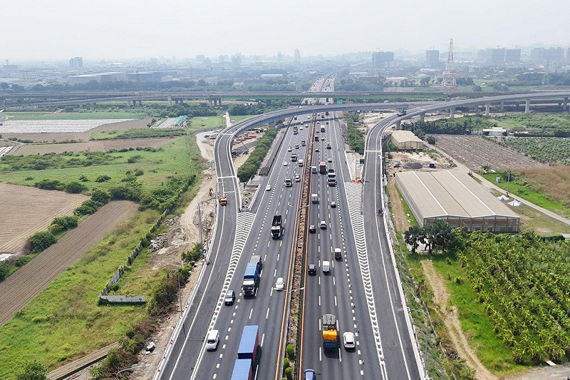 新設匝道串聯北外環快速道路與國道1號，可分流台南系統及永康交流道車流，預估整體工程完工後可分散永康交流道約三分之一車流，改善周邊交通壅塞，提升市區往返國道及南科的交通便利性。&nbsp;&nbsp;&nbsp;圖：台南市政府提供