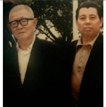張伯儒(左)與姜志民(右)師徒情深，30年前合影。   圖：馬溫妮/提供