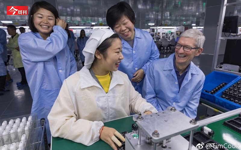 12月6日，庫克在「財富」全球論壇中的一席話。他說：「蘋果之所以把最多代工放在中國，並不是著眼當地勞動成本最低，因為早在多年前，中國就不是低人工成本國家了……；我們是被中國的技術與人才吸引！」   圖：今周刊/提供