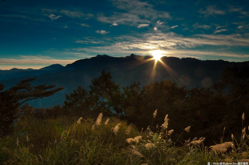 中部日出絕景就屬阿里山祝山觀日平台！   圖：Flickr提供glenn hsu開放權限