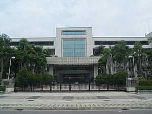 監察院認為台灣高等法院高雄分院審理被告黃明芳竊盜案件有明顯疏失，要求法務部要再審、非常上訴。   圖 : 翻攝自維基百科