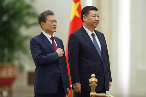 中國國家主席習近平今(14)日與南韓總統文在寅會談，北韓問題成為討論焦點。   圖：達志影像/美聯社