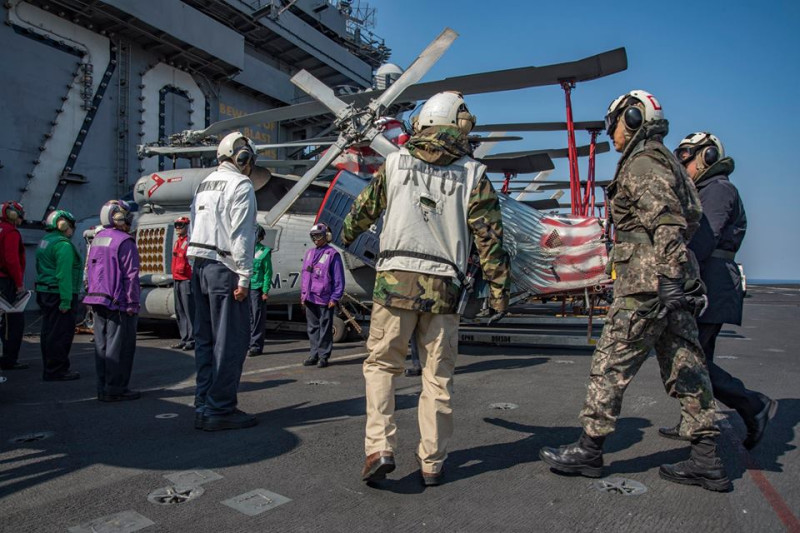 今年3月，美國與韓國啟動啟動為期11天的「關鍵決斷」聯合軍事演習，「卡爾文森號」也來支援。      圖：翻攝卡爾文森號臉書/美國海軍Mass Communication Specialist Seaman Jake Cannady