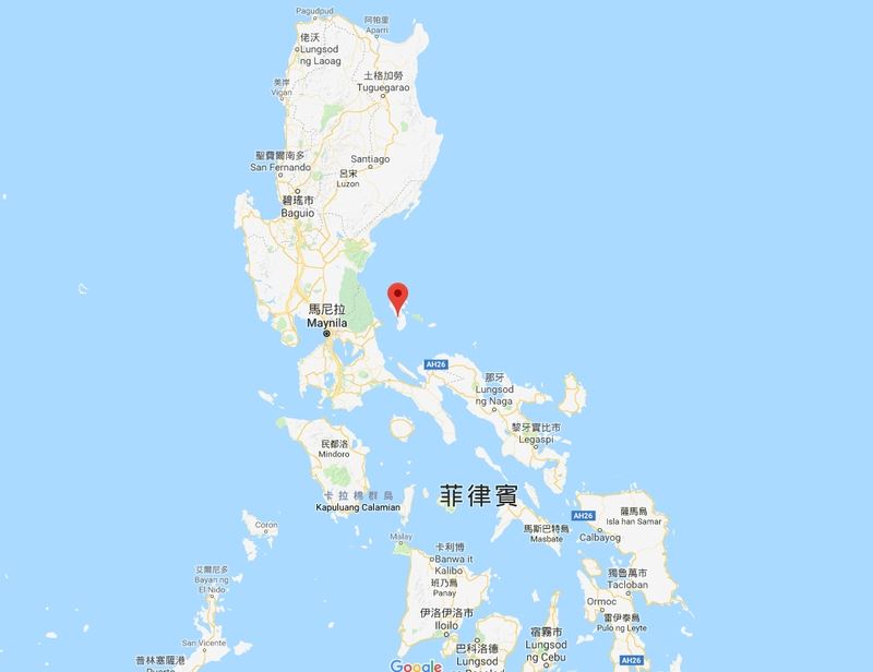 菲律賓海岸防衛隊表示，一艘搭載251人的渡輪21日在外海的驚濤駭浪之中翻覆。這艘渡輪在險惡天候中，從港口駛往偏遠的波利羅島（紅點標示處）。   圖 : 取自Google地圖www.google.com.tw/maps