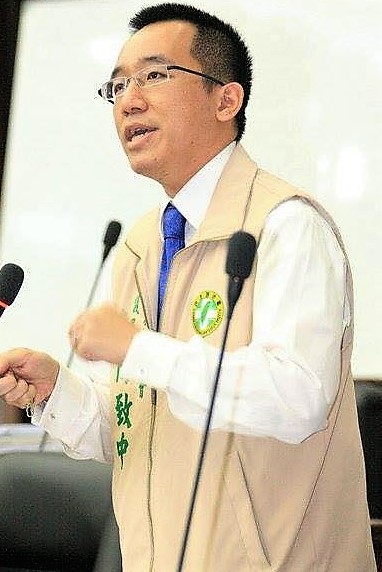 陳水扁之子陳致中今（21）晚在臉書宣布，將投入高雄市（前鎮、小港）議員民進黨提名初選。   圖：擷取自陳致中臉書