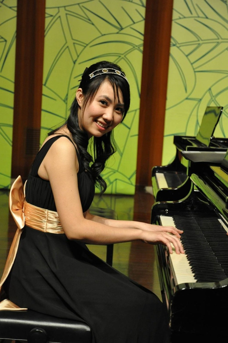 擔任這次鄧雨賢紀念音樂會演出的鋼琴家楊亦美。   圖：桃園市政府藝設中心/提供