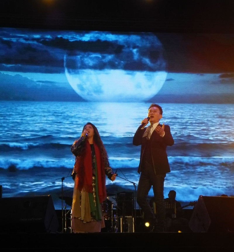 歌手蘇來與許景淳合唱男女版《月琴》，帶給現場新的感動與震撼。   （圖：王峻昌/攝）