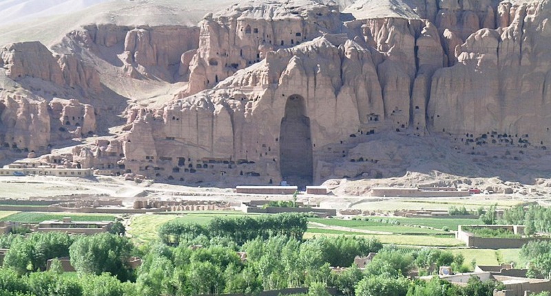 阿富汗中部巴米揚佛教遺址石窟群中一個石窟的壁畫遭盜掘。   圖：翻攝維基百科/ Tracy Hunter