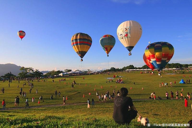 「2018年屏東賽嘉飛行嘉年華」熱鬧展開，圖為熱氣球活動示意圖。   圖：Flickr提供胡麗真開放權限