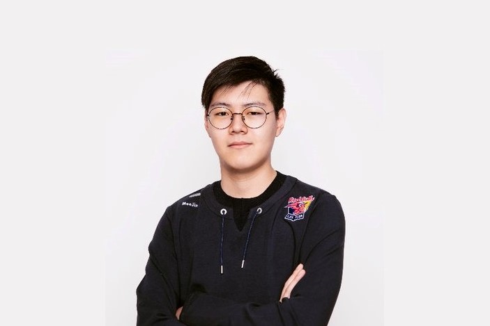 「MooJin」本名김무진，是一名新人，出生於1998年的他相當年輕，但曾經打過韓國與歐洲的次級聯賽。   圖：翻攝自 김무진 個人推特