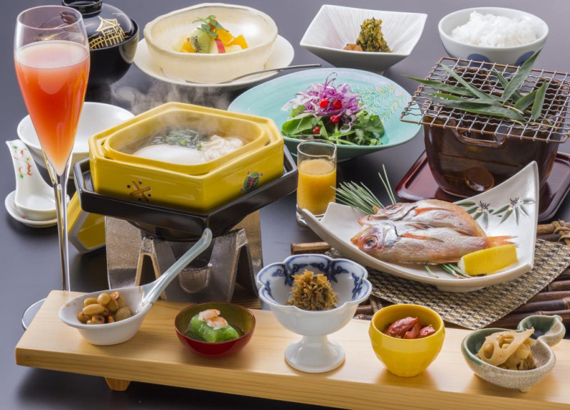 驚傳集體食物中毒，京都「湯元館」遭下令從30日起停業3天。   翻拍自京都「湯元館」官網