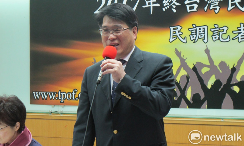 台灣民意基金會董事長游盈隆31日公布12 月份民調。   圖：林朝億/攝