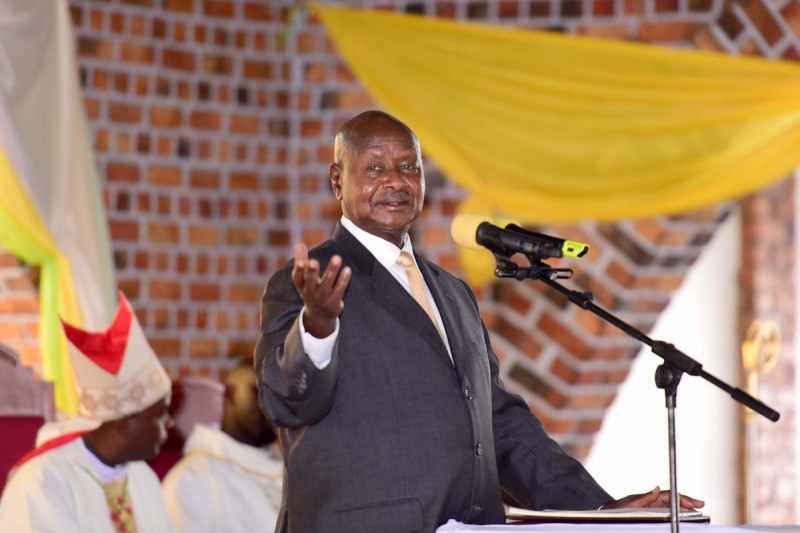 烏干達國會通過法案，廢除禁止35歲以下和75歲以上公民參選總統的限制，73歲的總統穆賽維尼可望5度連任。   圖：翻攝穆賽維尼推特