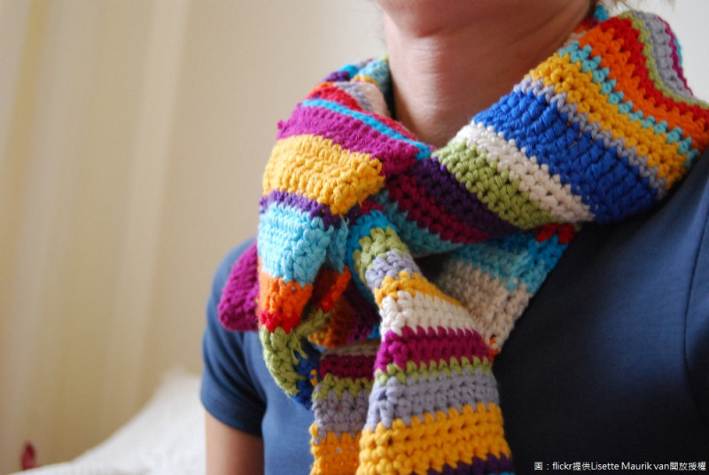 竟然有標榜「羊毛圍巾」裡頭卻沒羊毛！   圖：flickr提供Lisette Maurik van開放授權