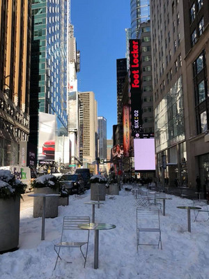 紐約市連續12天攝氏零度以下冰點極寒低溫，寒風刺骨令人受不了。   圖:中央社