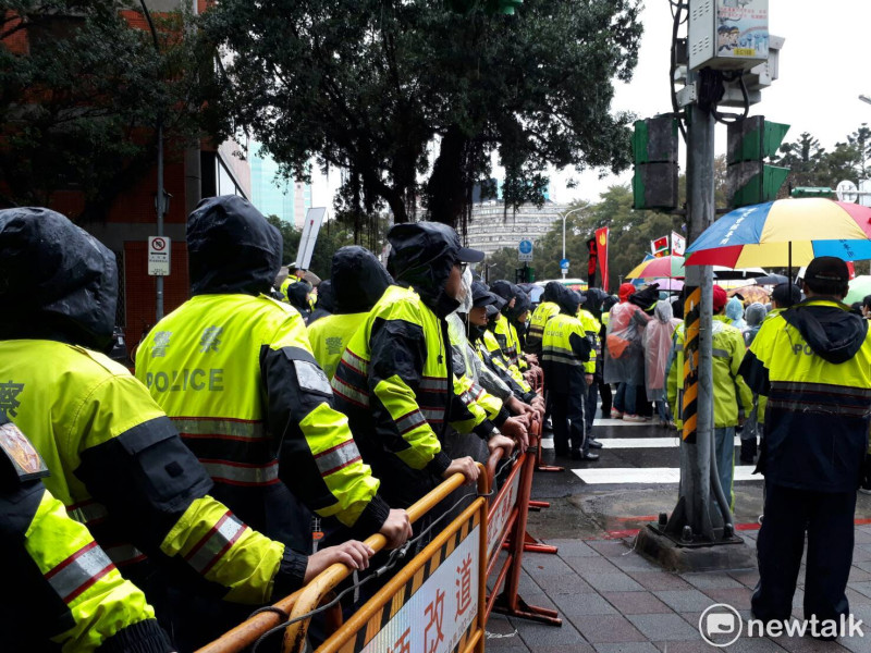 有關今（9）日勞團預計於13：30在總統府前召開記者會，台北市警察局事先警告。   圖：陳香蘭/攝