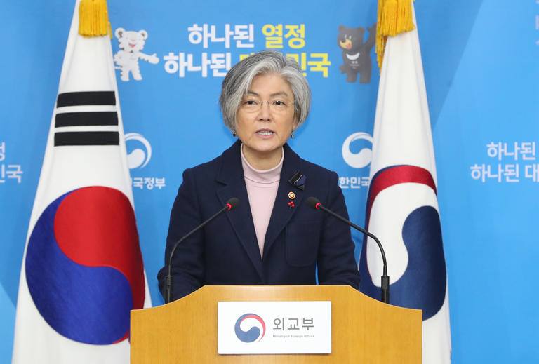 南韓外交部長官康京和9日表示，日韓2015年簽署的慰安婦協議無法真正解決問題，但不要求日本重新談判。   圖：翻攝朝鮮日報中文網