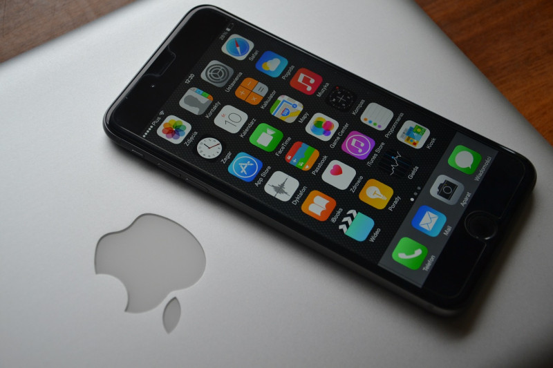 蘋果自去年更新iOS 11後，頻頻出狀況，直至2018年1月更新了iOS 11.2.5之後，才有較好的品質。    圖：Pixabay