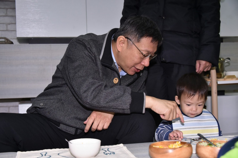 台北市長柯文哲今出席台北市托嬰增設20迎新春。   圖：台北市政府 / 提供