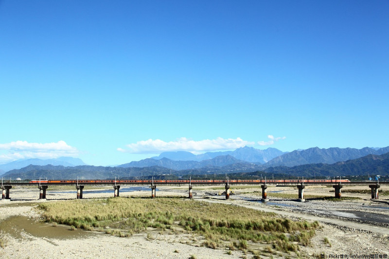 濁水溪河床裸露，容易出現俗稱風飛沙的揚塵現象。   圖：Flickr提供HeYunWei開放權限